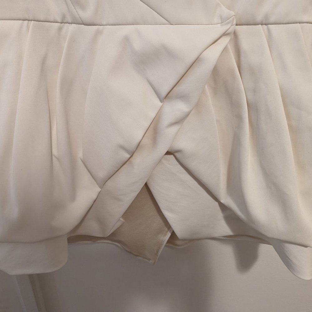 Alice + Olivia White Short Sleeve Peplum Wrap Blazer - Picture 7 of 16